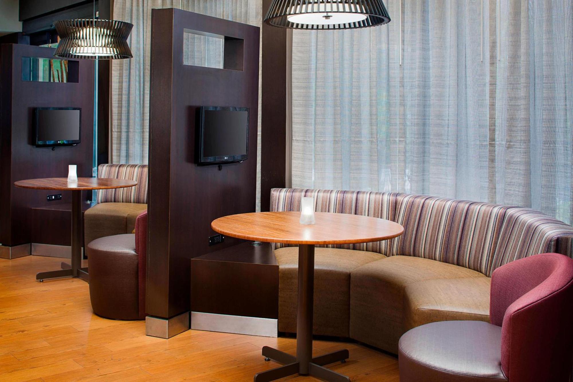 Courtyard By Marriott Birmingham