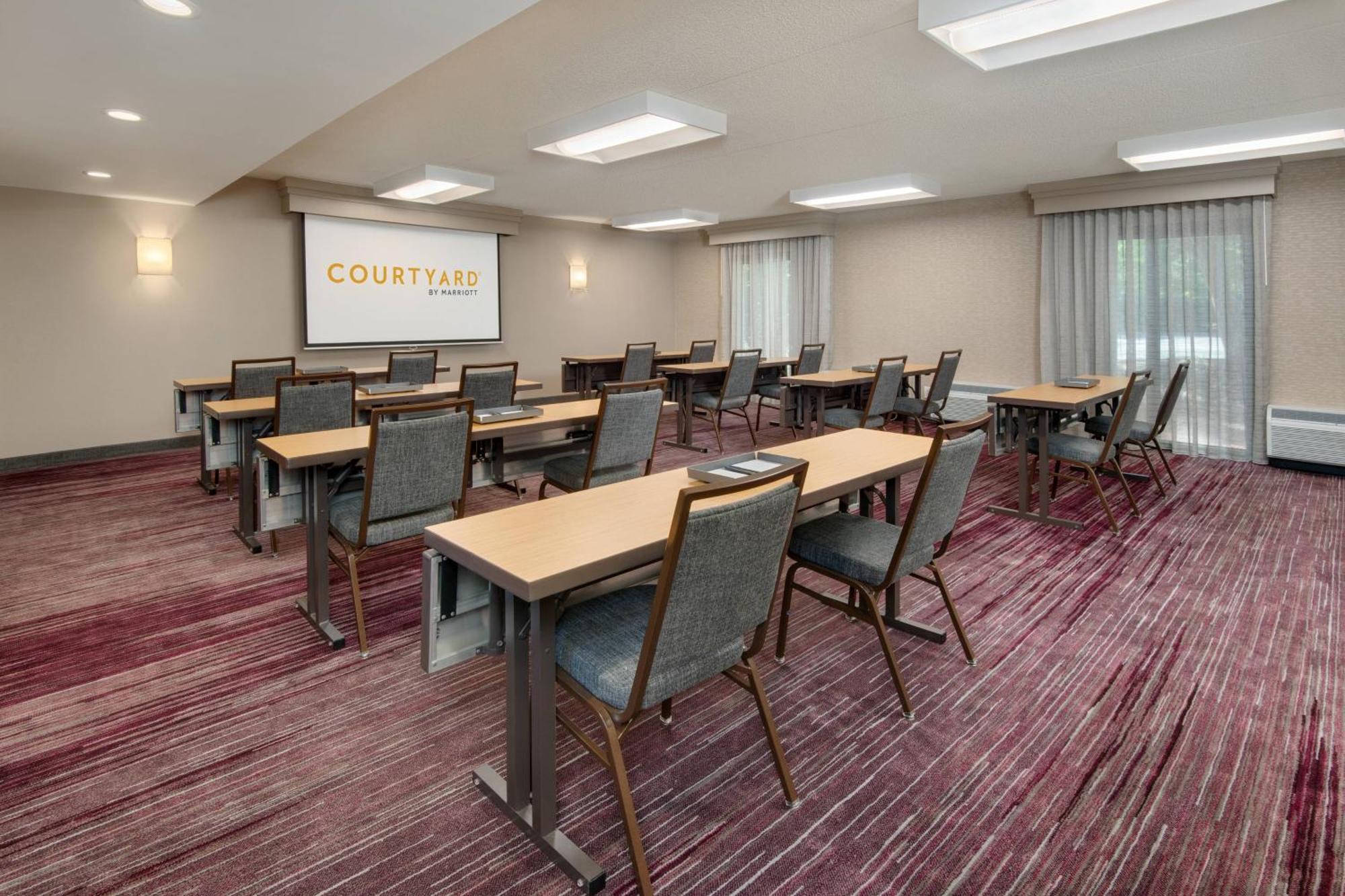 Courtyard By Marriott Birmingham 3* Homewood